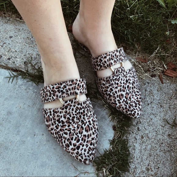 Cheetah Print Fall Ring Accented Slide Loafers - Picture 3 of 8